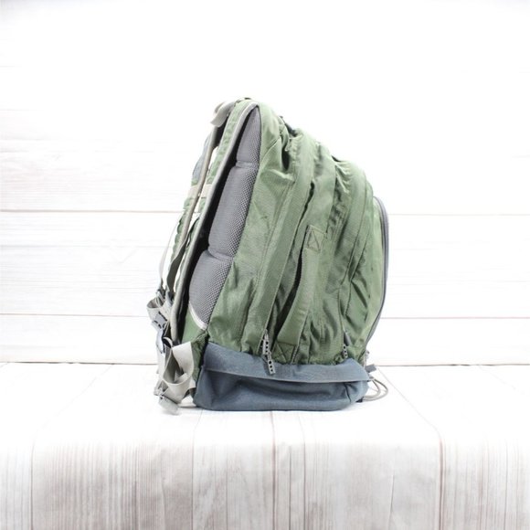 LL Bean Unisex Adult Hunter Green 42L Capacity Hiking College School Backpack - Picture 3 of 10